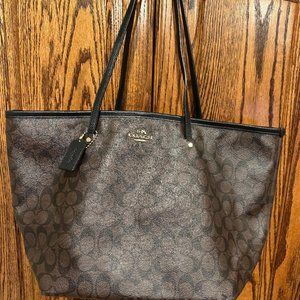 COACH LARGE CITY TOTE IN SIGNATURE COATED CANVAS IN BLACK/BROWN
